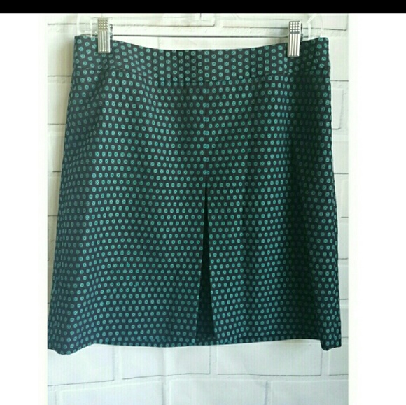 $5/25: Loft green black dot aline mini skirt - Picture 4 of 5